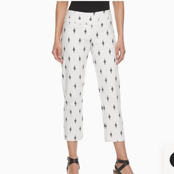 Women's Apt. 9 Fit Capri Pant Size::4 - Picture 2 of 15